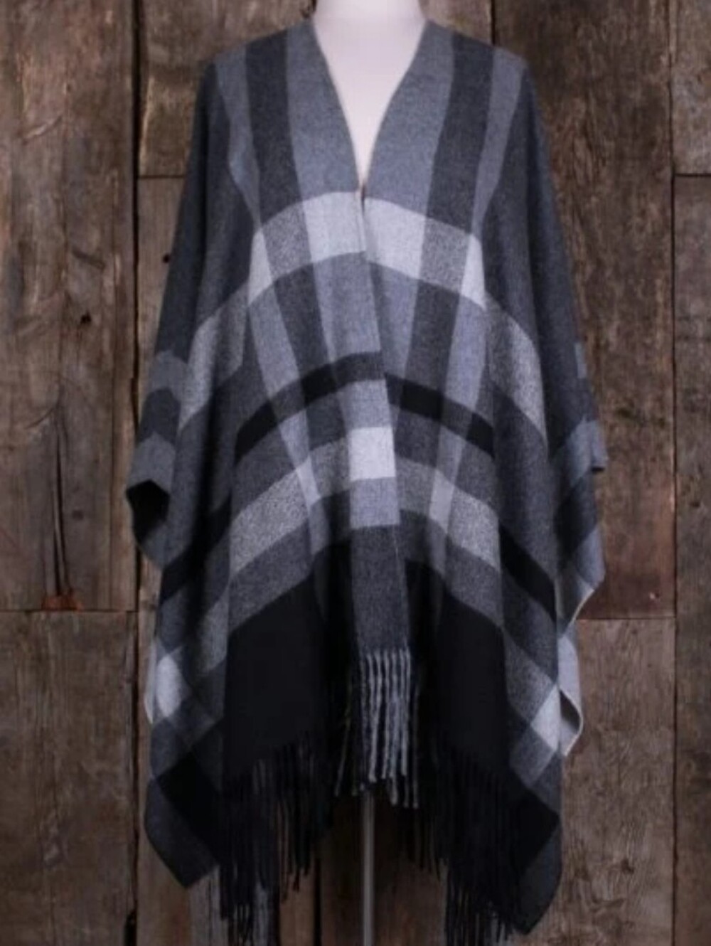 Cozy Gray Plaid Fringe Poncho - Unbranded